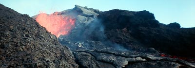 Staying safe on the road montage Le Piton de la Fournaise